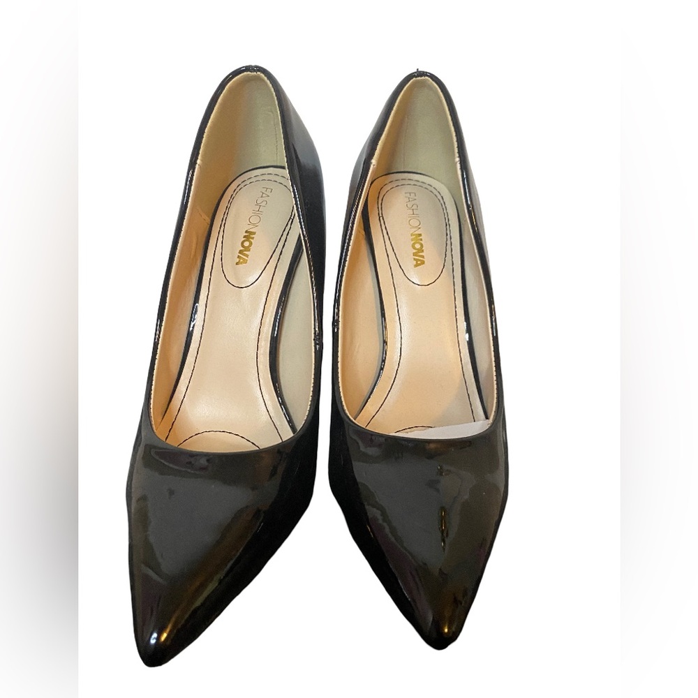 Brand new Fashion Nova Glossy Black 4” Heels sz 8.5